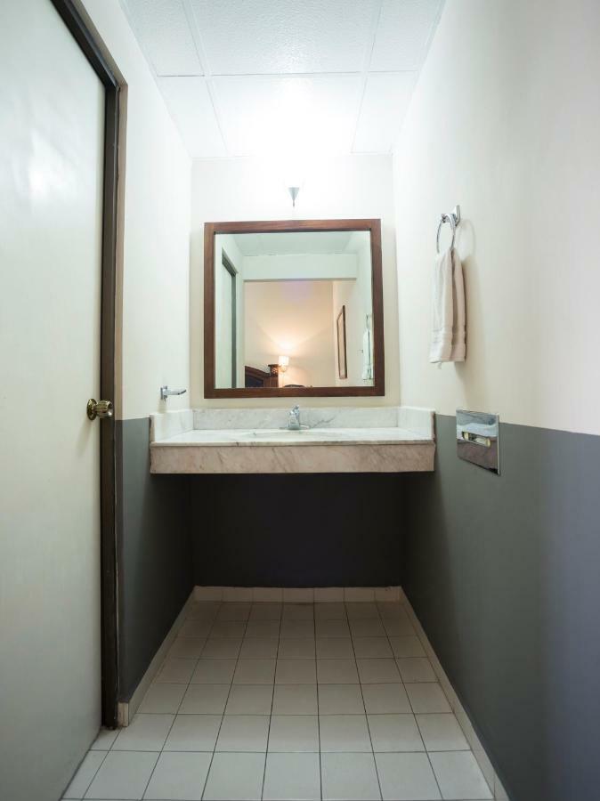 Capital O 88 Inn San Nicolás de los Garzas Exterior foto